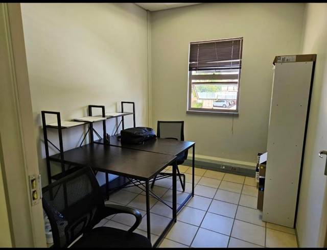 OFFICE FOR SALE IN SILVER LAKES